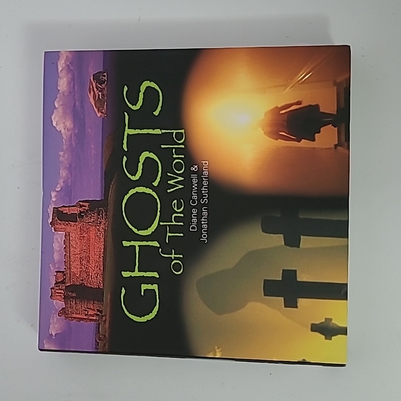 Book Ghosts of the World | 249 Pages | Jacket Cover - Picture 1 of 8